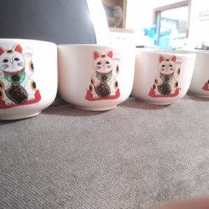 Maneki-neko

Tea cup set